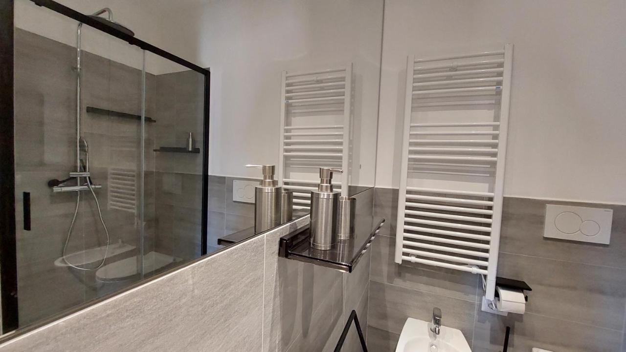 Апартаменты Dimora San Bartolomeo - Design, Panoramic View & Culture Рим Экстерьер фото