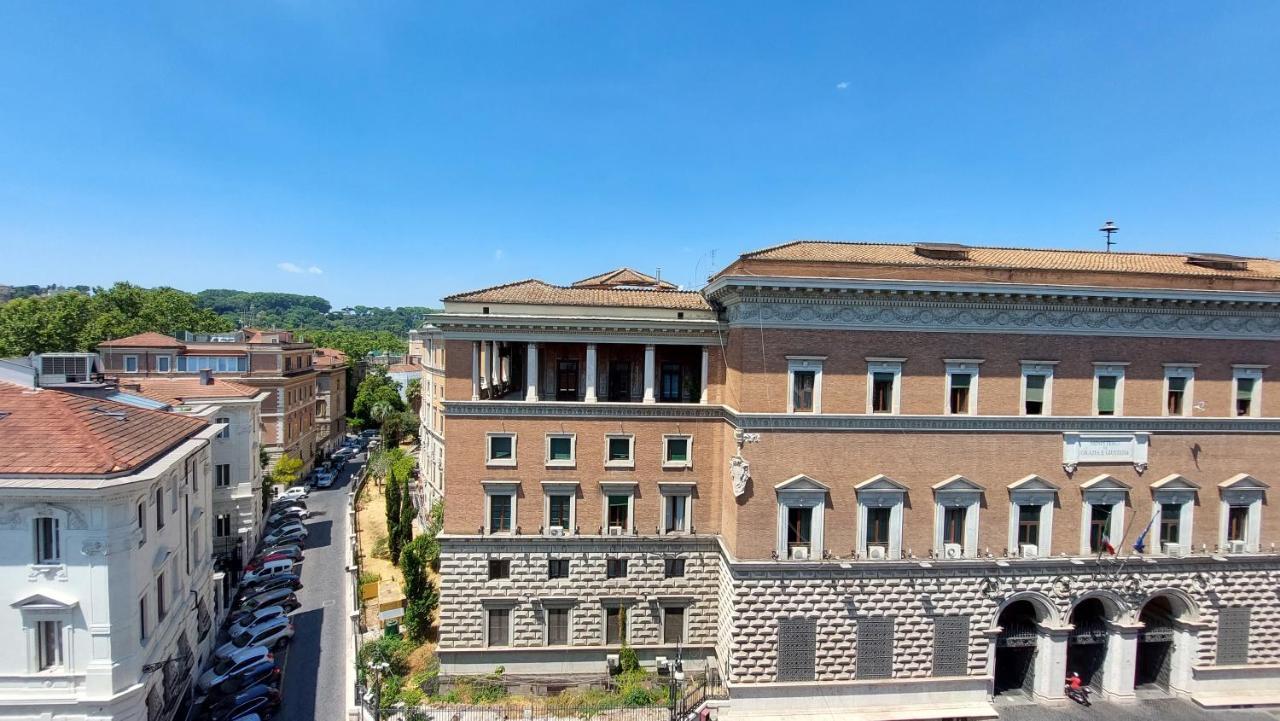Апартаменты Dimora San Bartolomeo - Design, Panoramic View & Culture Рим Экстерьер фото
