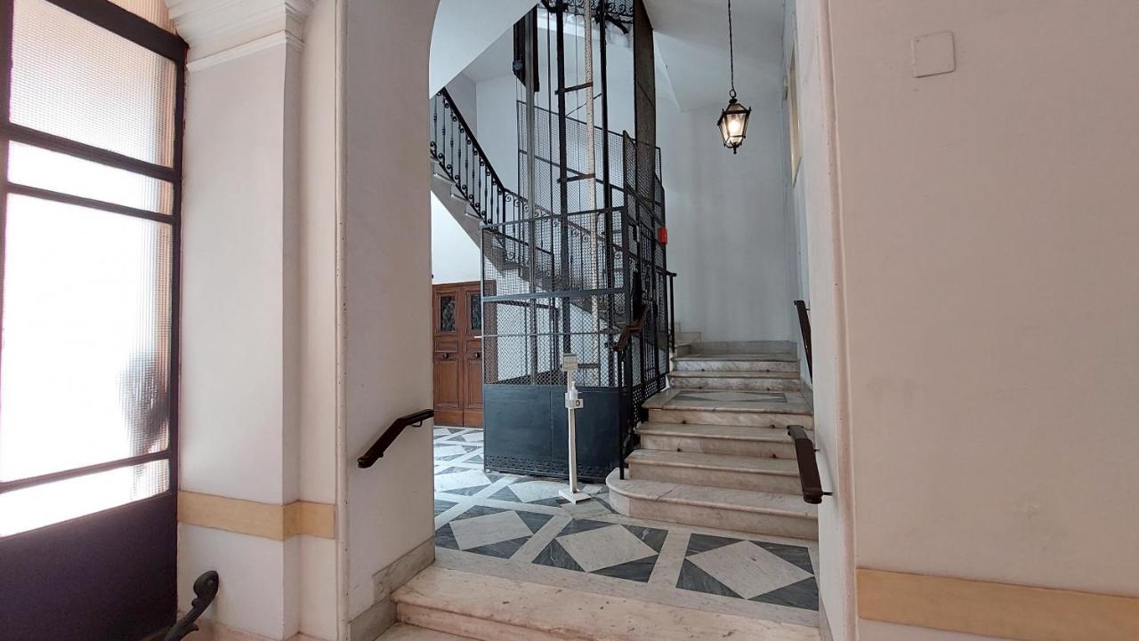 Апартаменты Dimora San Bartolomeo - Design, Panoramic View & Culture Рим Экстерьер фото